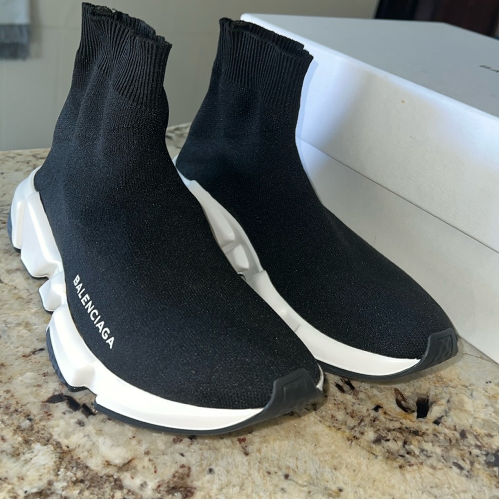 Balenciaga Authentic size : 38